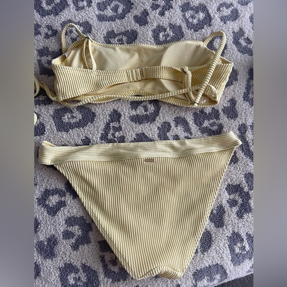 Hollister Yellow Bikini - Picture 2 of 2